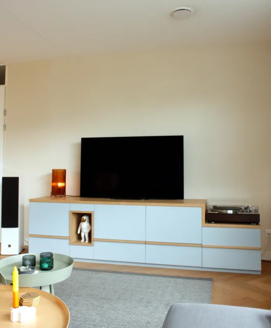 tv dressoir op maat in woonkamer