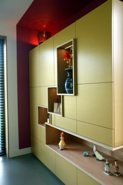 close up gouden kast