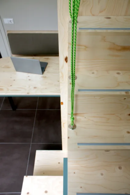 werkplek van bovenaf gezien 