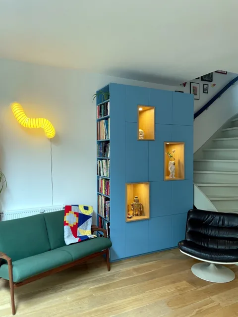 totaal overzicht van de kast in woonkamer