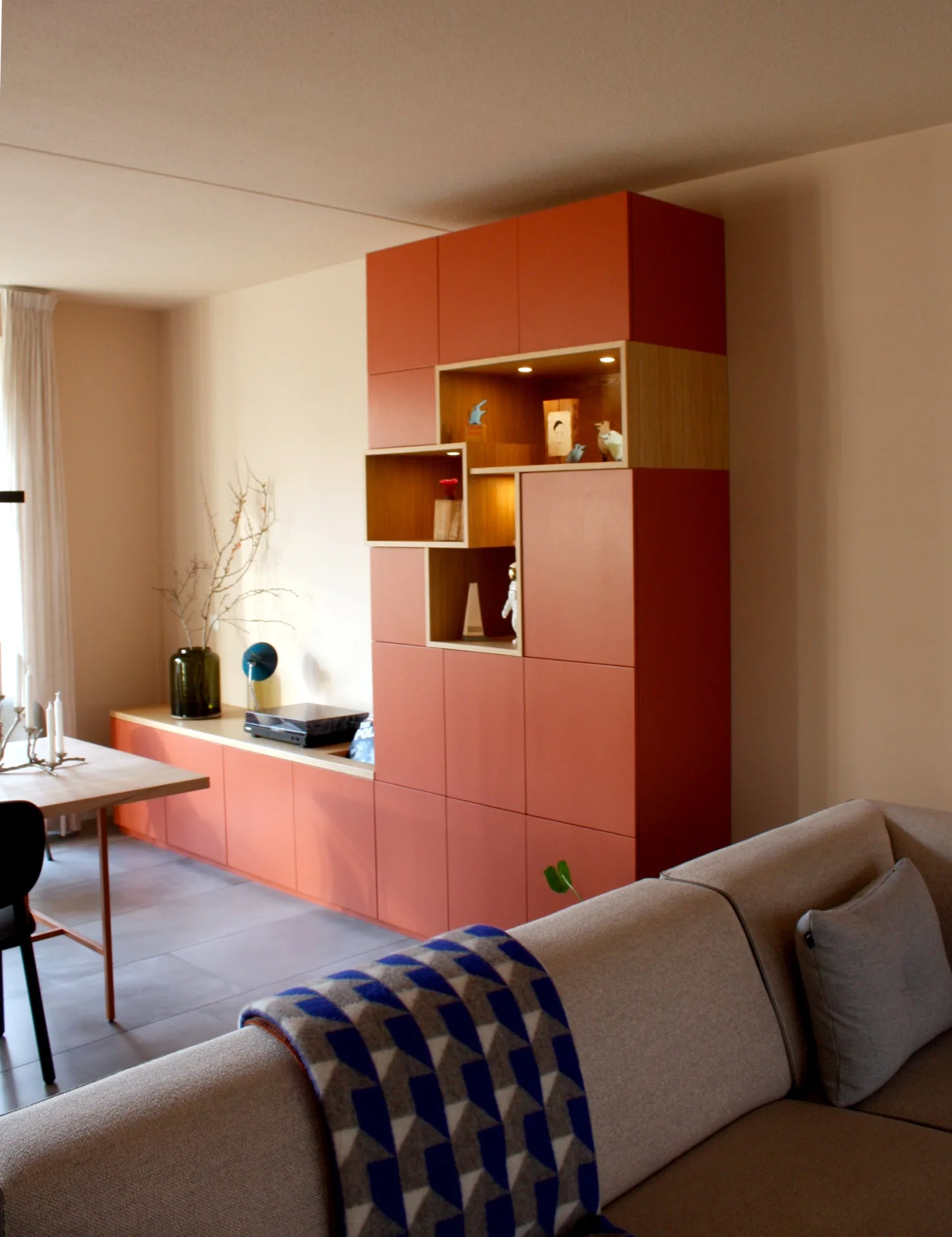 kast met dressoir en vinylbak