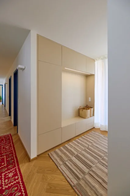kast in hal totaal