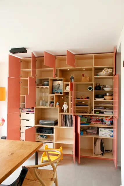 kast met de deurtjes open