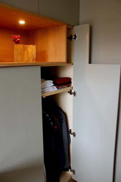 hanggedeelte in werkkamerkast